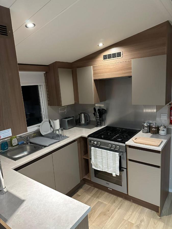 Luxurious 6 Berth Swift Bordeaux On Lyons Robin Hood Rhyl Villa Meliden Exterior photo