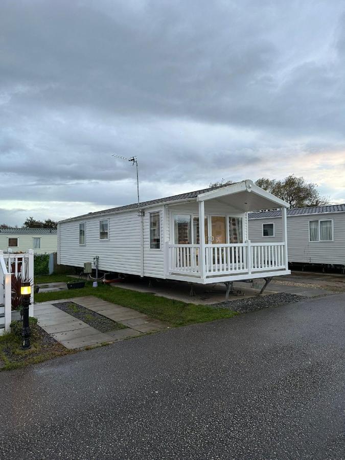 Luxurious 6 Berth Swift Bordeaux On Lyons Robin Hood Rhyl Villa Meliden Exterior photo