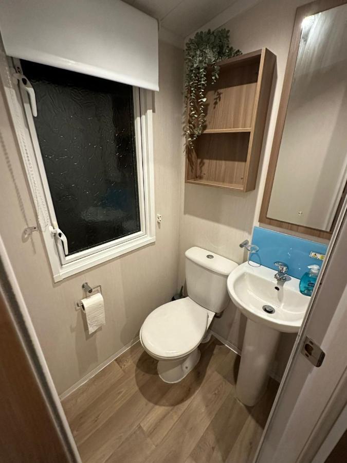 Luxurious 6 Berth Swift Bordeaux On Lyons Robin Hood Rhyl Villa Meliden Exterior photo