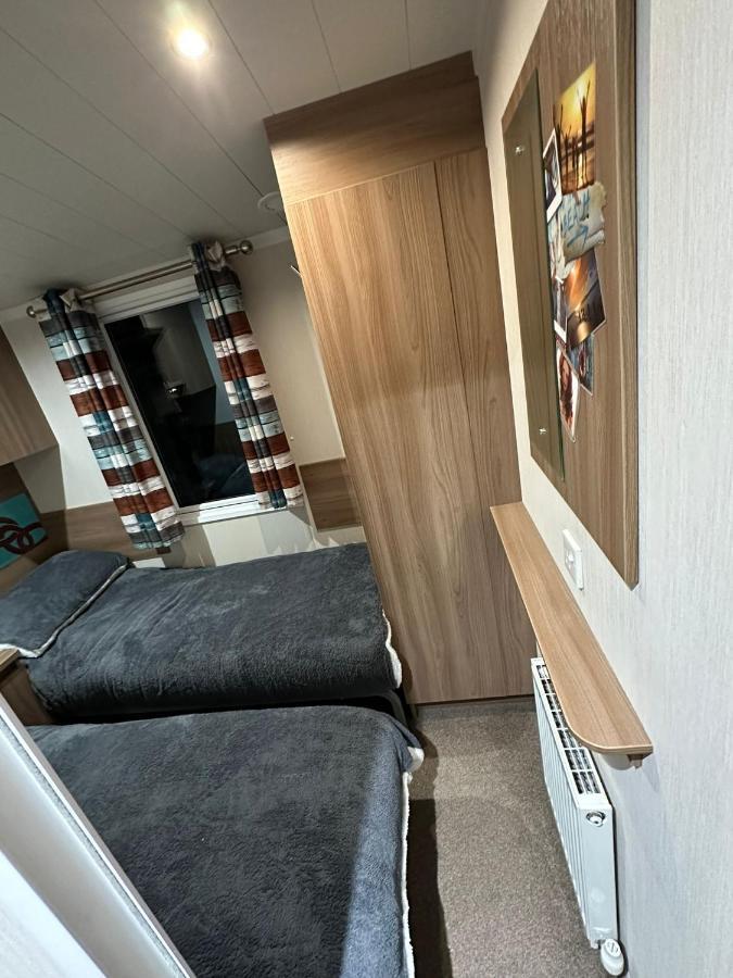 Luxurious 6 Berth Swift Bordeaux On Lyons Robin Hood Rhyl Villa Meliden Exterior photo