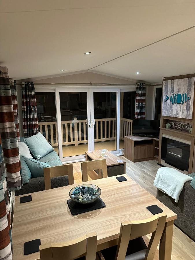 Luxurious 6 Berth Swift Bordeaux On Lyons Robin Hood Rhyl Villa Meliden Exterior photo
